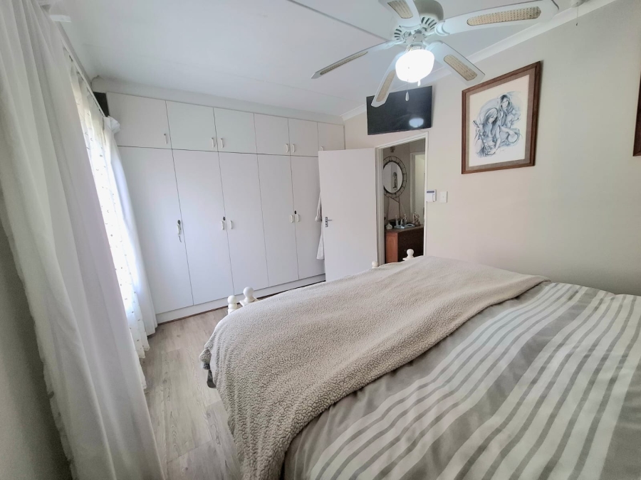 5 Bedroom Property for Sale in Beacon Bay Eastern Cape